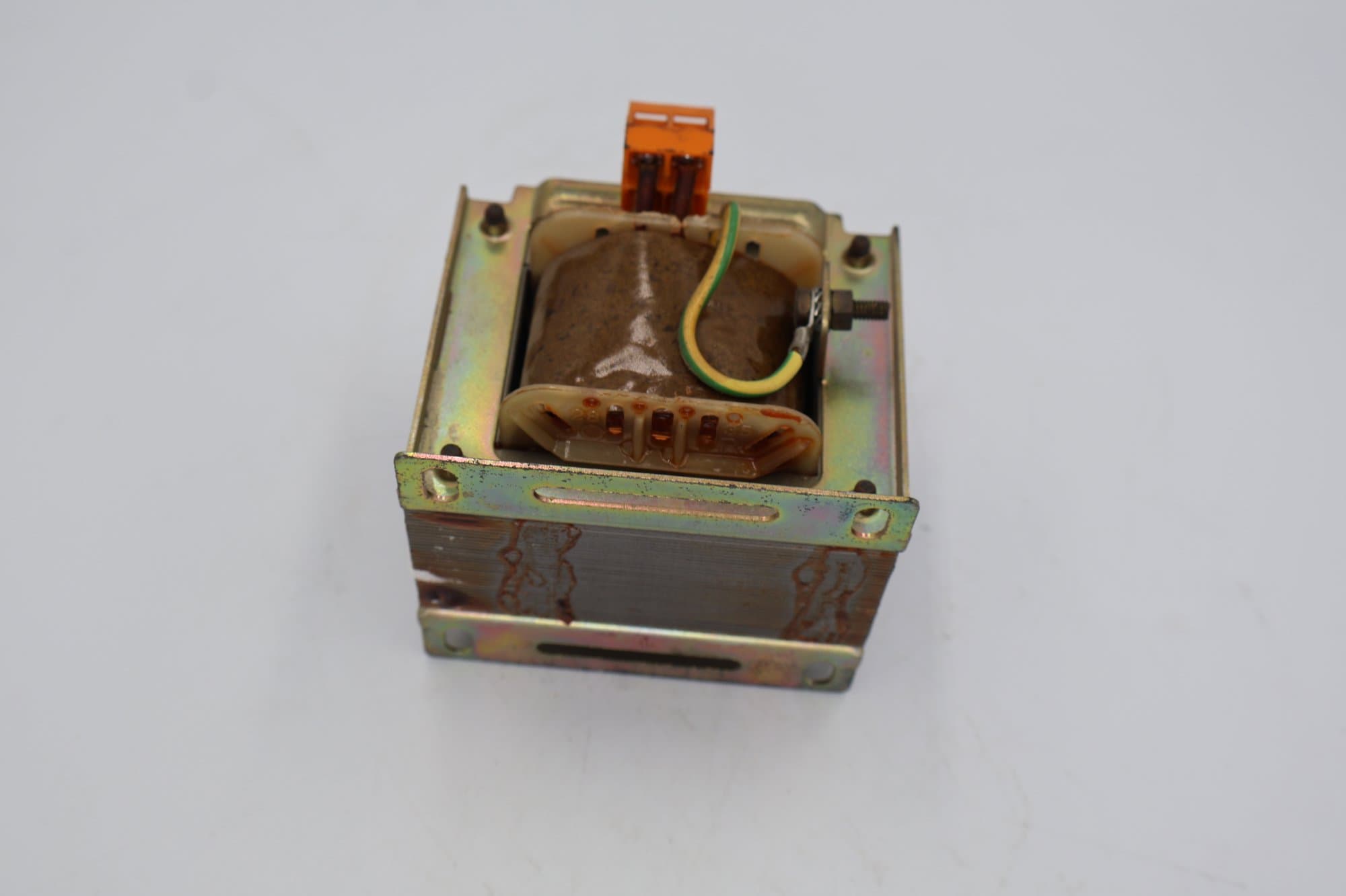 Transformador Lava a Seco - Primário 220-380V / Secundário 9V 50 VA