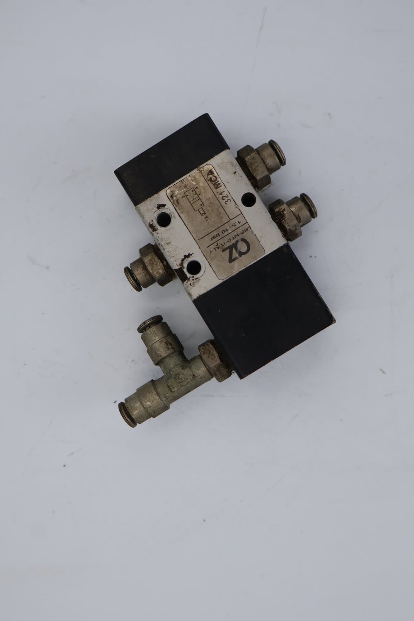 Válvula Pneumática 3/2 Vias 1/8" Piloto/Mola - Remanufaturado - Lava a Seco