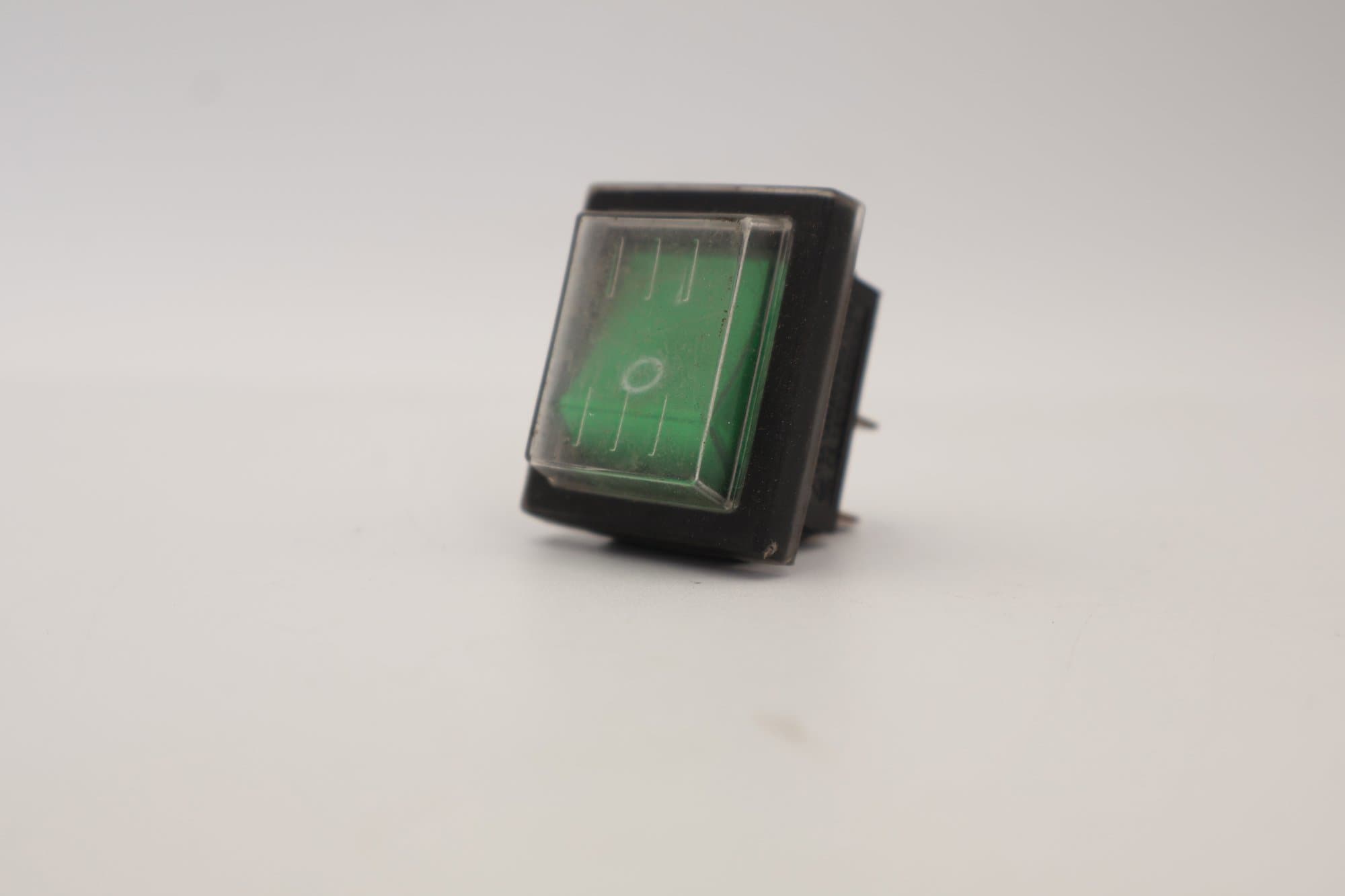 Botão Liga/Desliga Verde para Mesa de Passar