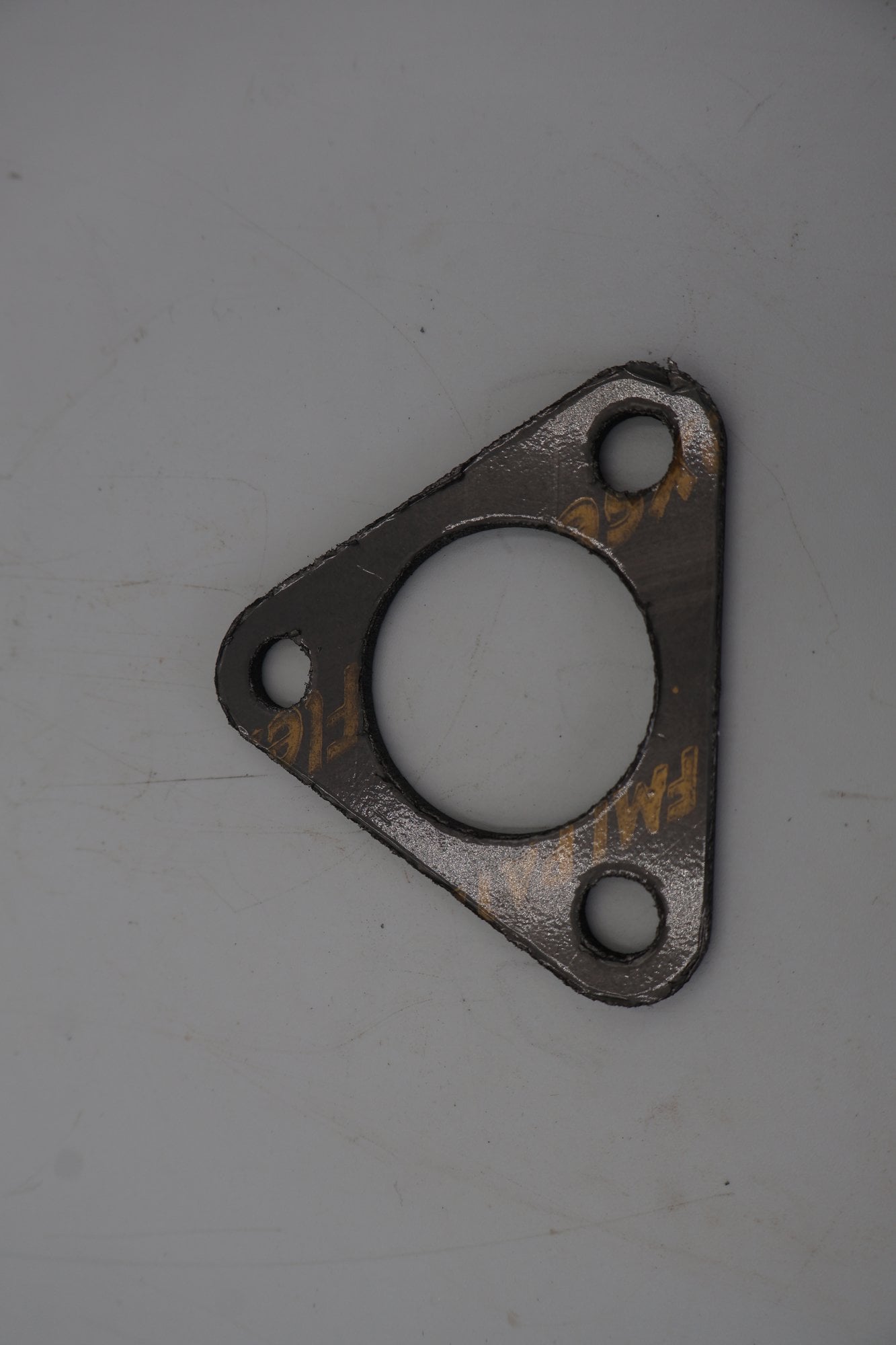 Junta Triangular para Cabine Tira-Manchas